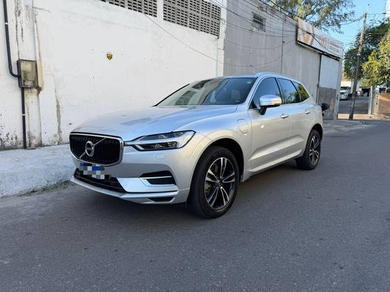 VOLVO XC60 2.0 T8 HYBRID MOMENTUM AWD GEARTRONIC